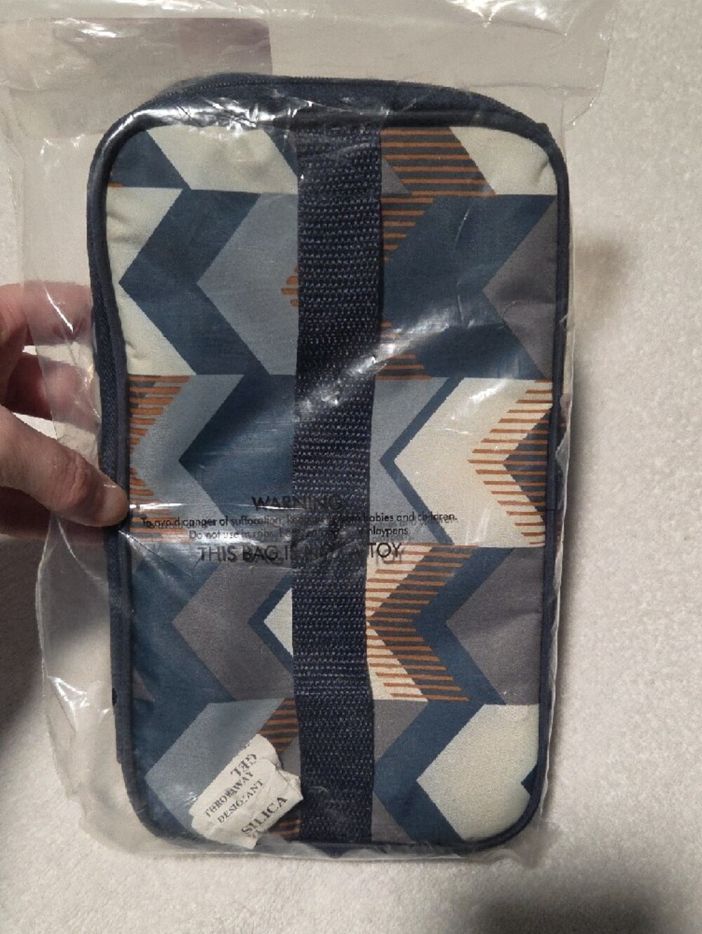 thirty-one Navy Zippered Glamour Case